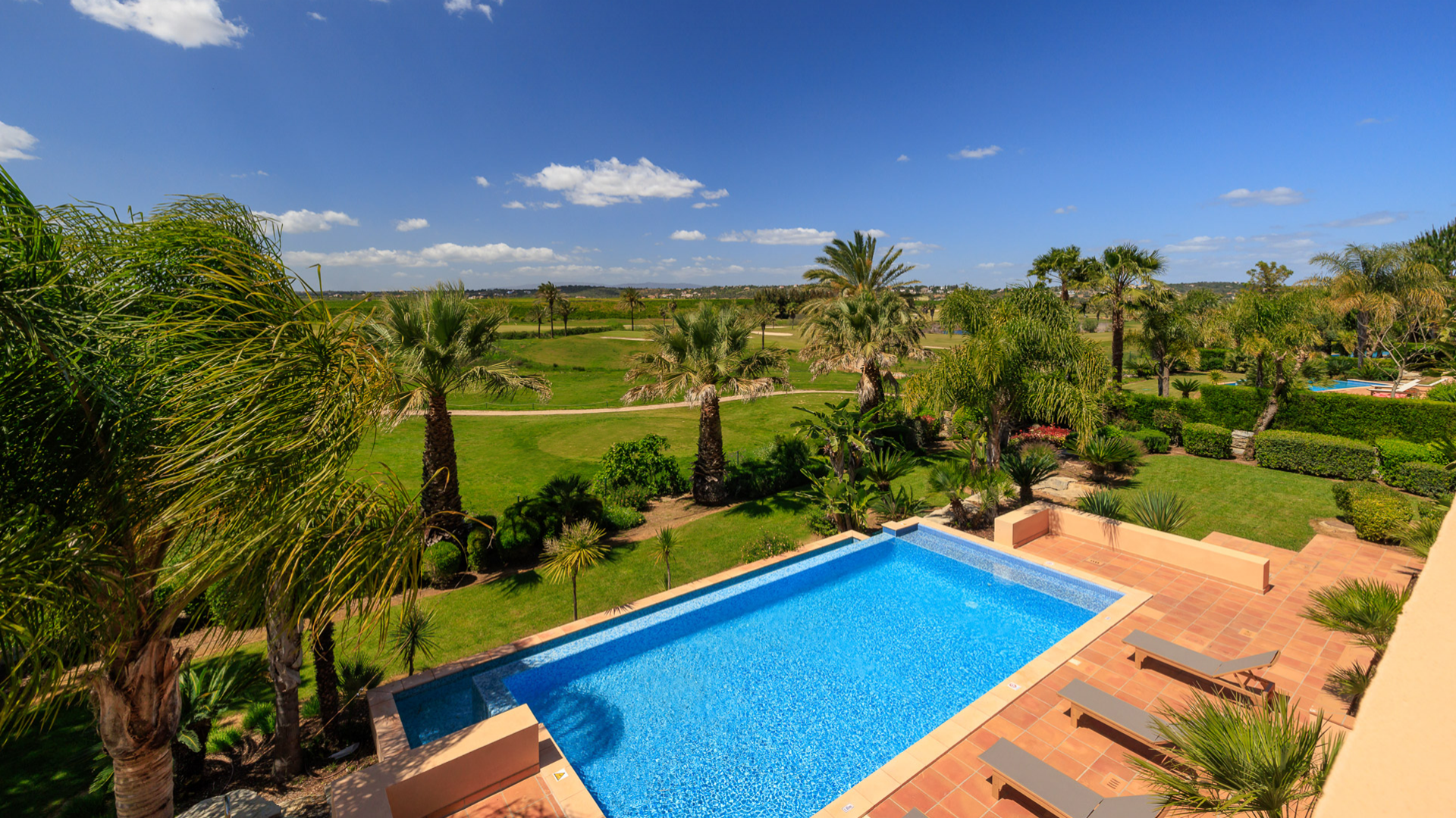 Las 4 razones para comprar una Villa Superior de 4 habitaciones